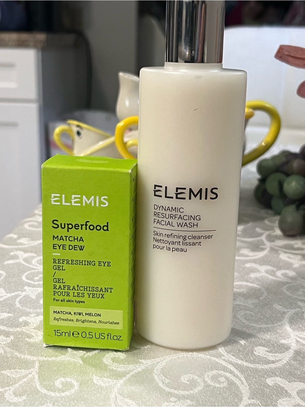 Elemis super food eye dew & resurfacing cleanser